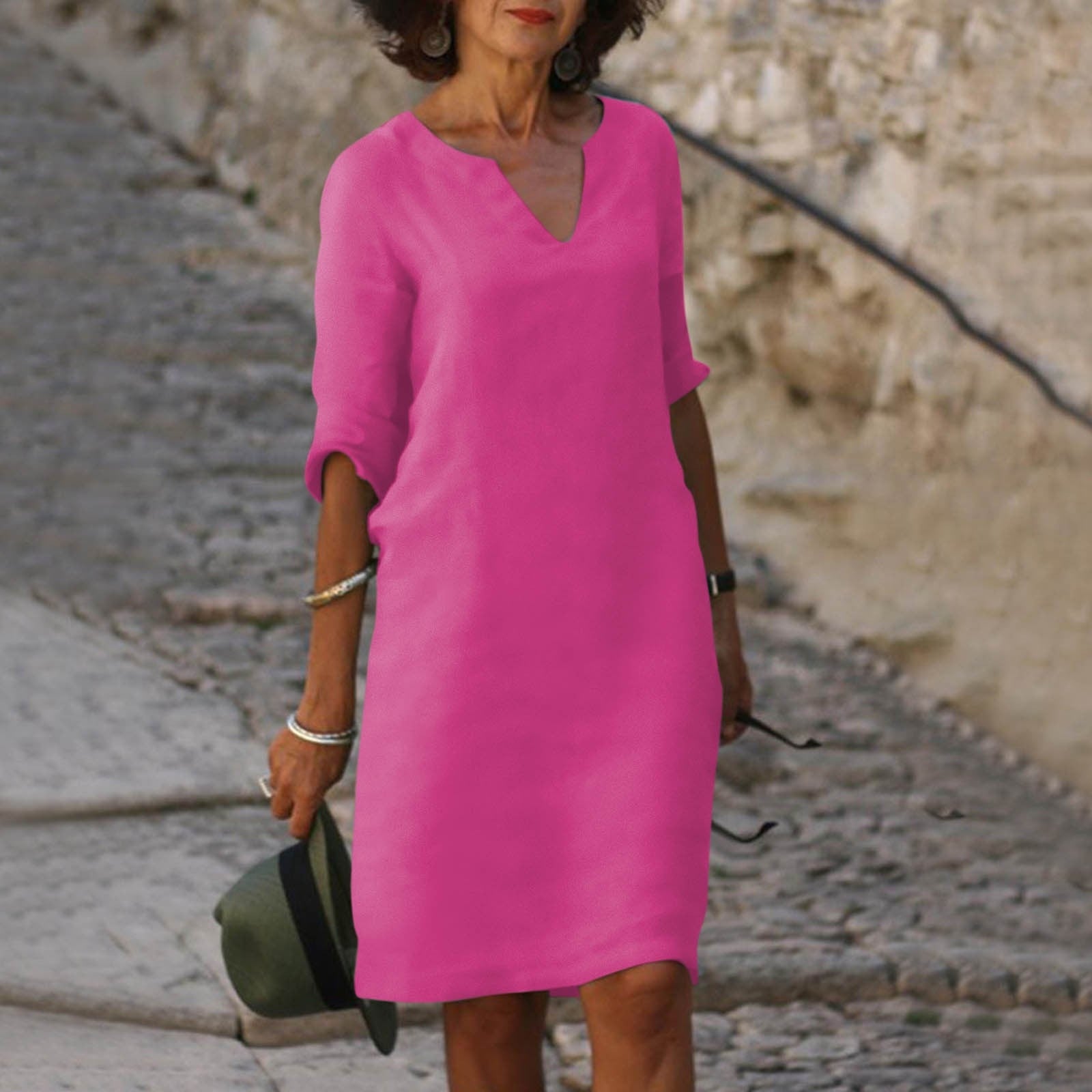 V-Neck Elegant Summer Dress in Lightweight Fabric for Casual Wear
