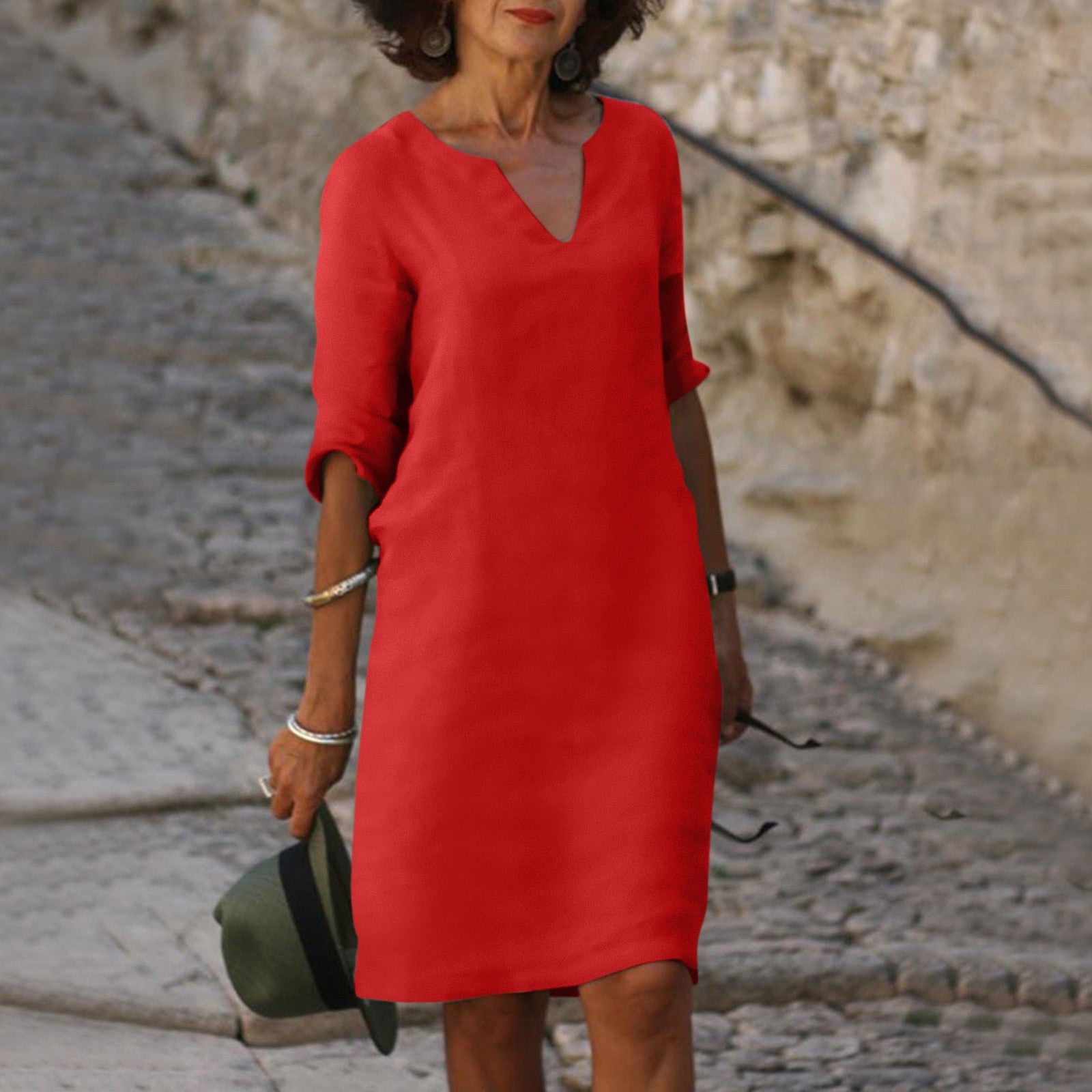 V-Neck Elegant Summer Dress in Lightweight Fabric for Casual Wear