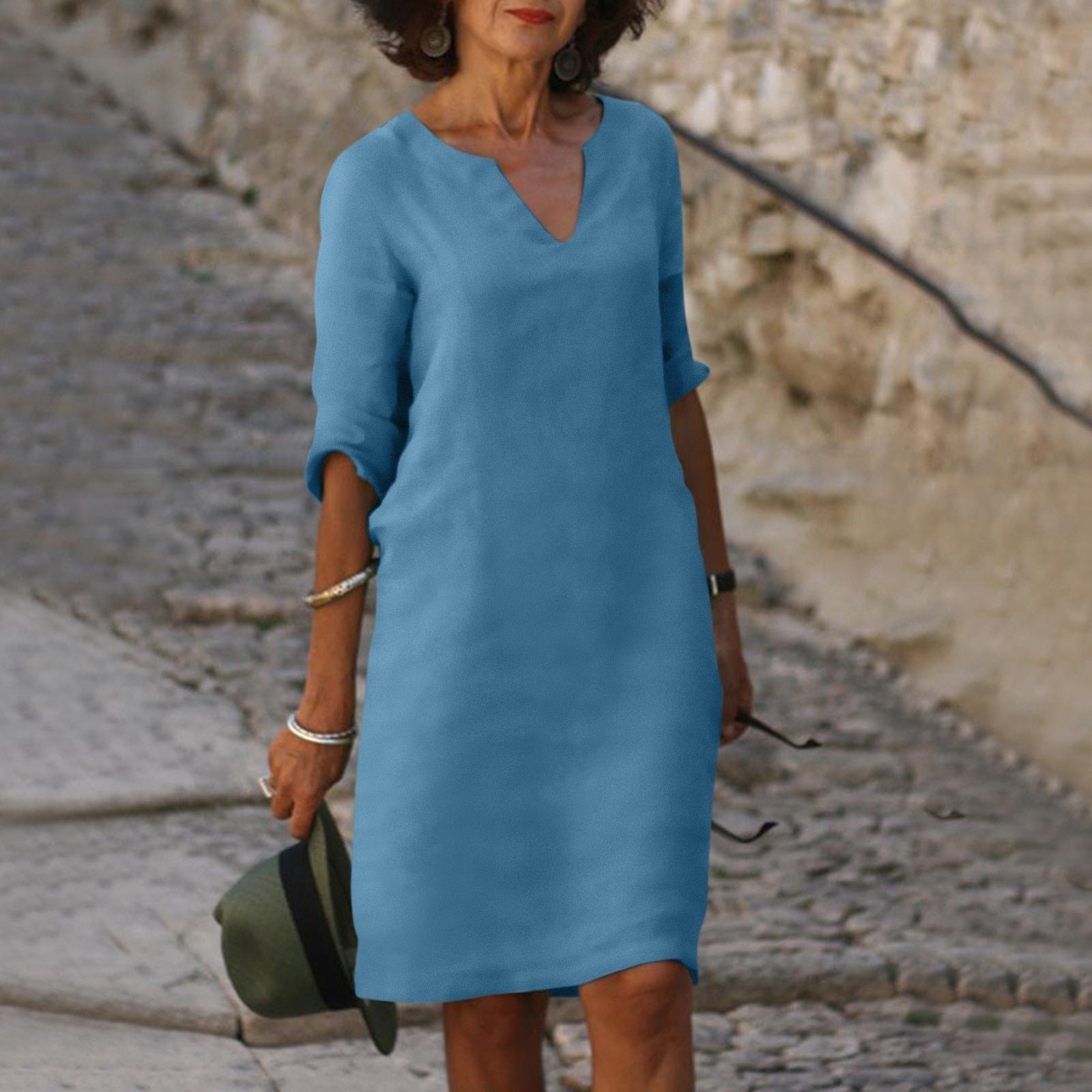 V-Neck Elegant Summer Dress in Lightweight Fabric for Casual Wear