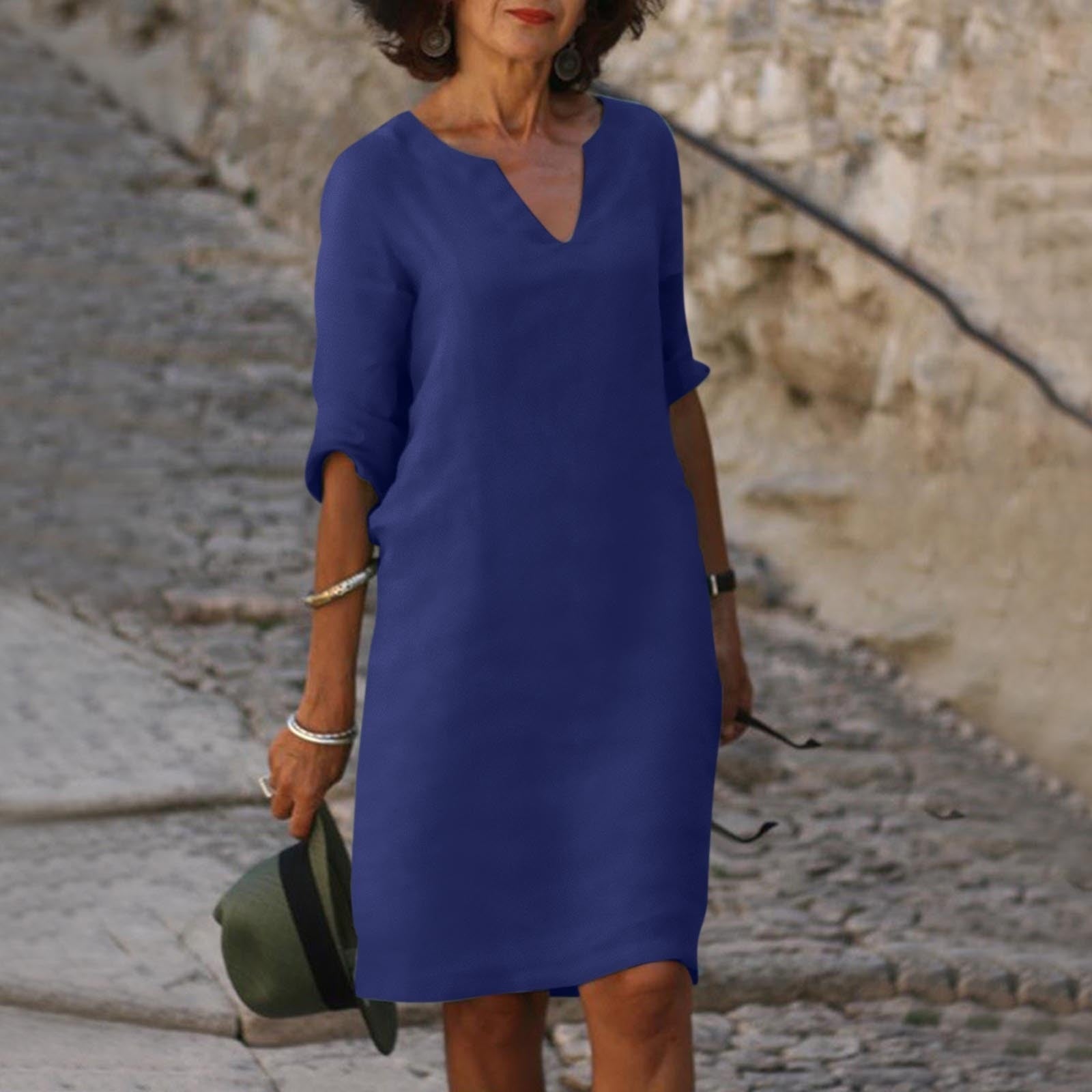 V-Neck Elegant Summer Dress in Lightweight Fabric for Casual Wear