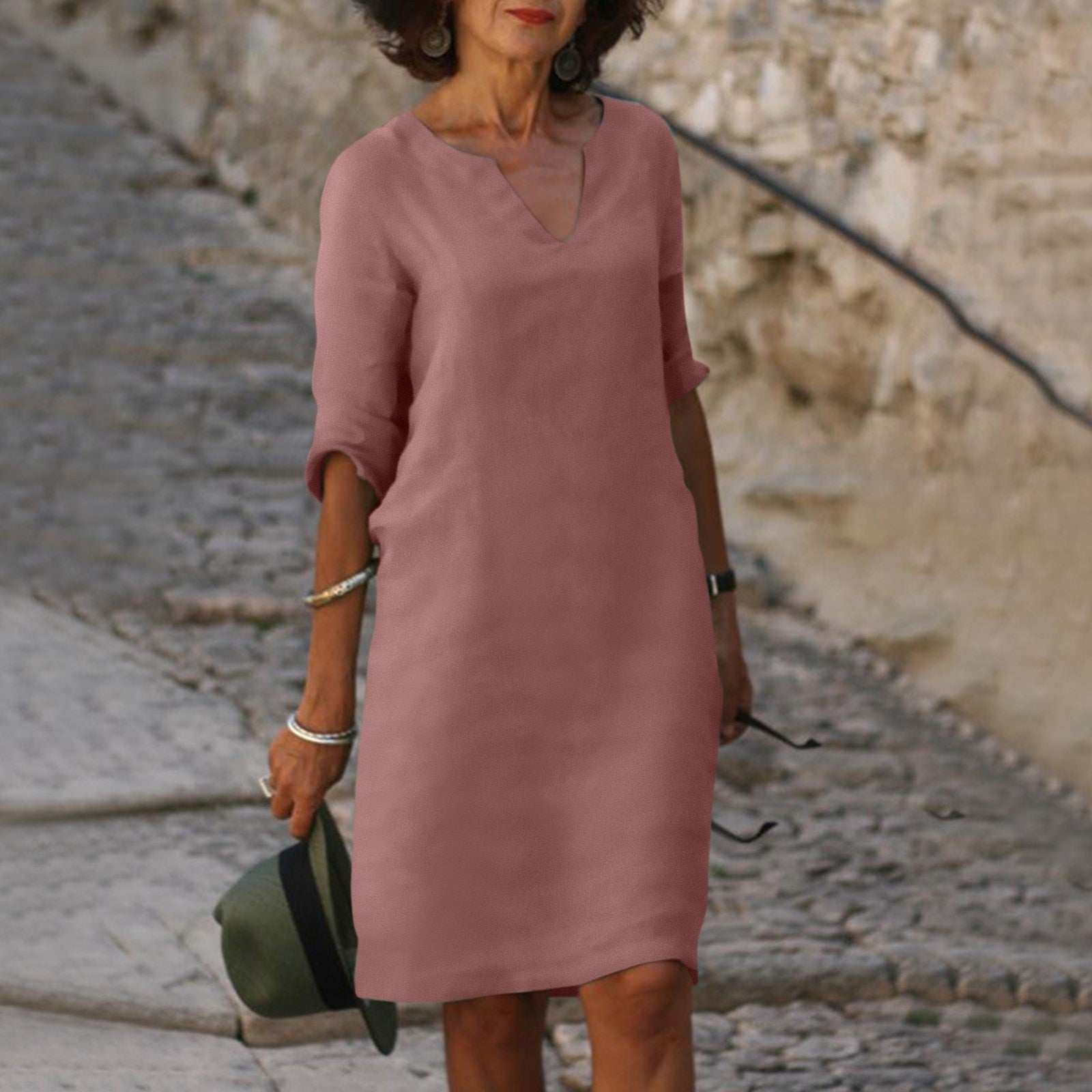 V-Neck Elegant Summer Dress in Lightweight Fabric for Casual Wear